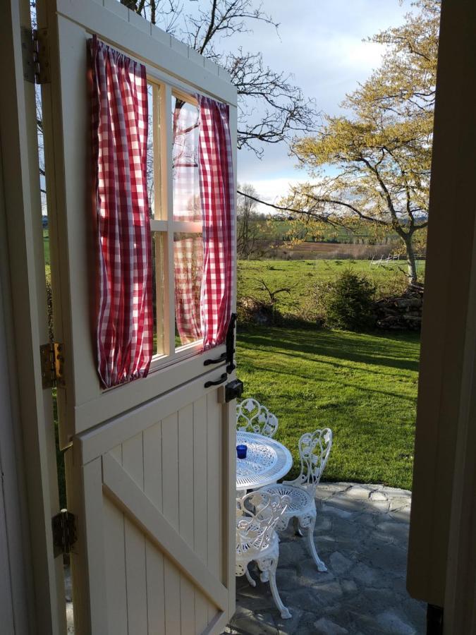 The English Shepherds Hut @ Les Aulnaies Echauffour Exterior photo
